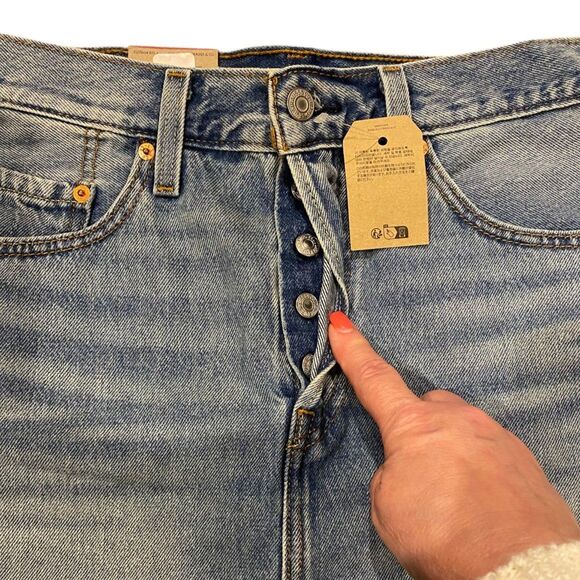 LEVI Icon Jean Skirt Button Fly Mid Rise Raw Hem Mini Sz 27 NWT - Picture 2 of 4